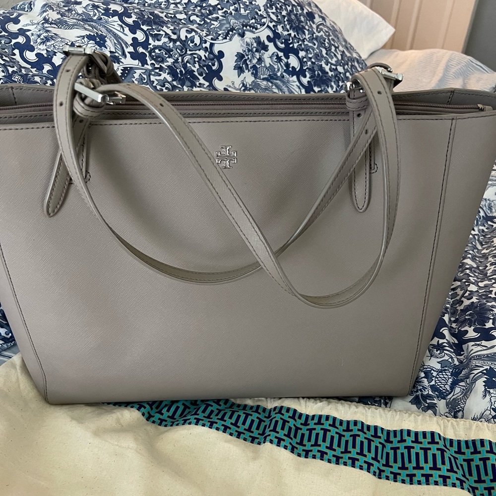 Tory Burch York Gray Buckle tote